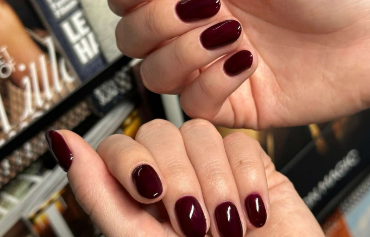 Best Burgundy Almond Nails 2025 – Top Trendy Styles